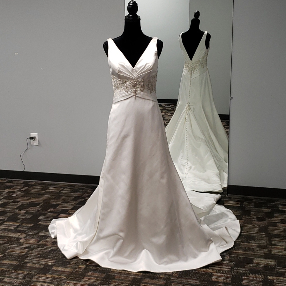 Exclusively by A.C.E. , diamond white,size 10